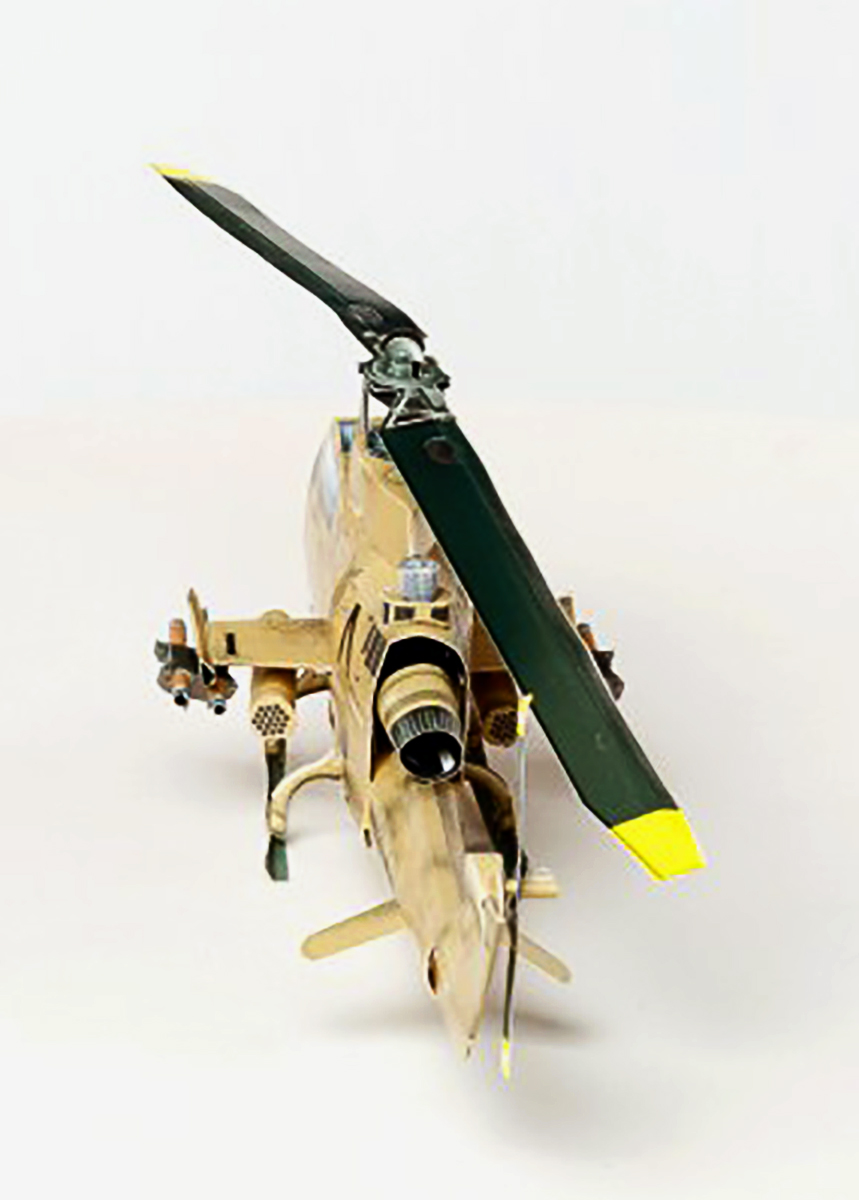 3D Puzzle KARTONMODELLBAU Papier Modell Geschenk Hubschrauber AH-1S Cobra (Sand) 